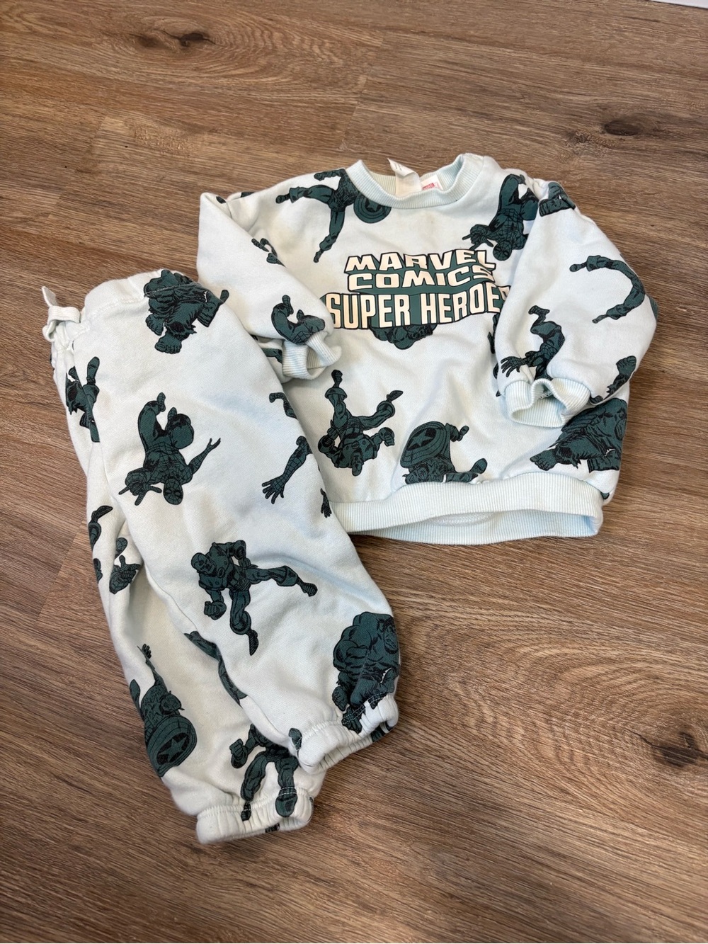 H&M Marvel Comics Super Heroes 2-Piece Set 12M